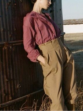 Doen Louvre High-Waist Pleated Camel Pants